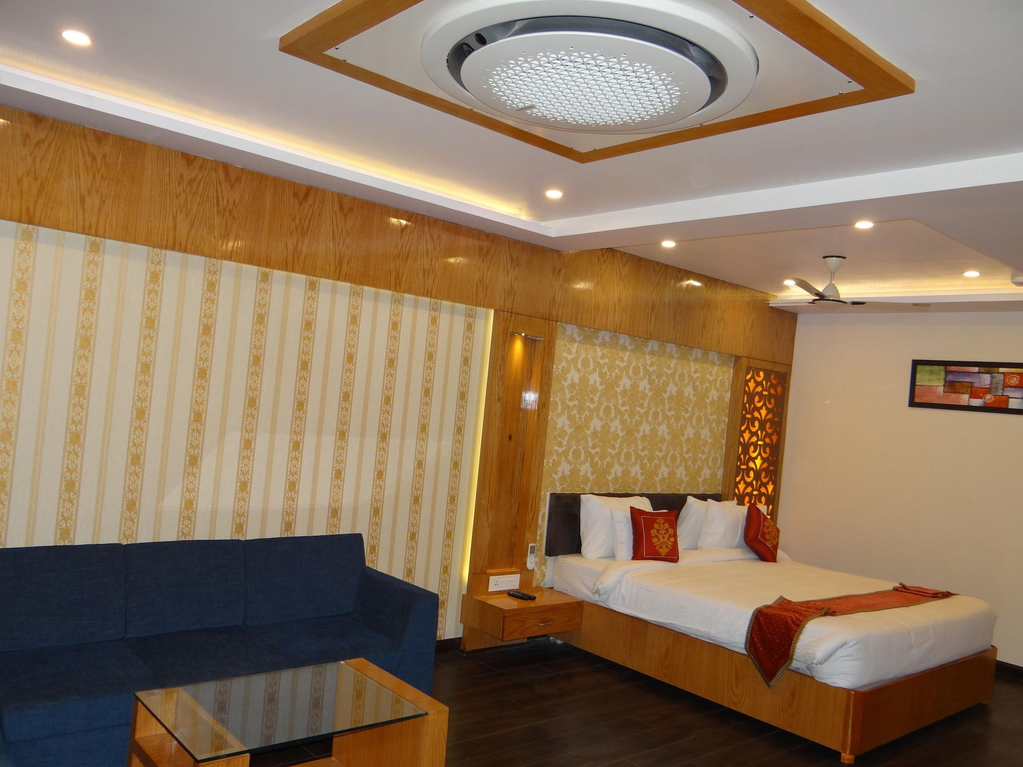 Hotel Tridev Váránaszi Kültér fotó