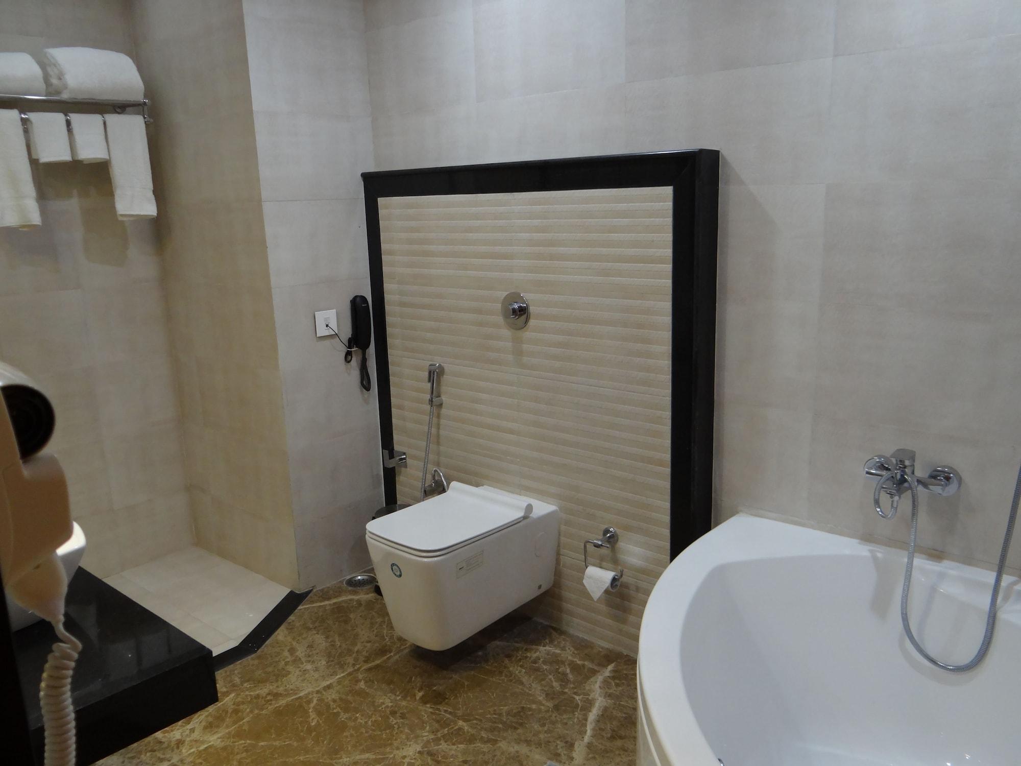 Hotel Tridev Váránaszi Kültér fotó