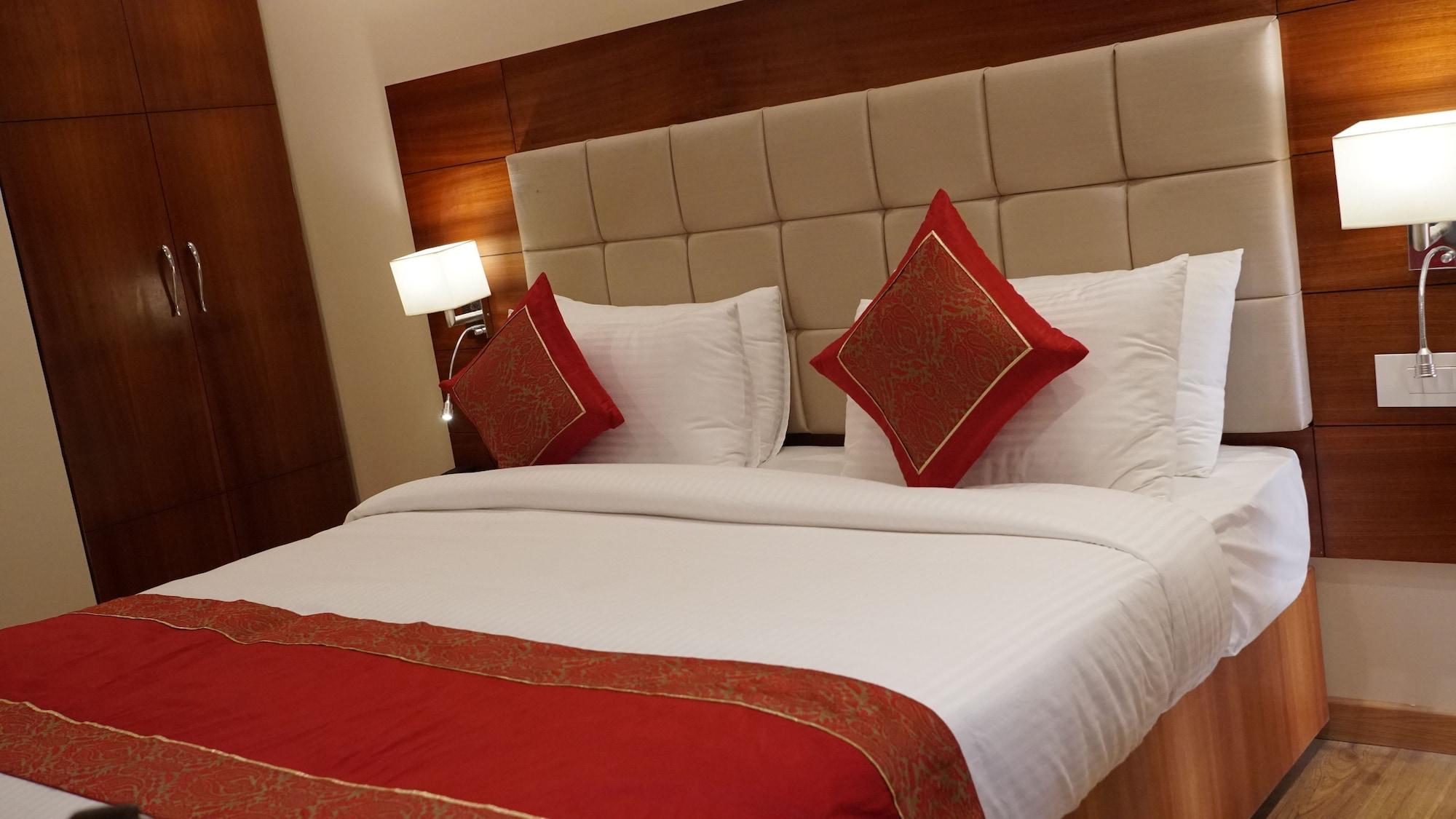 Hotel Tridev Váránaszi Kültér fotó