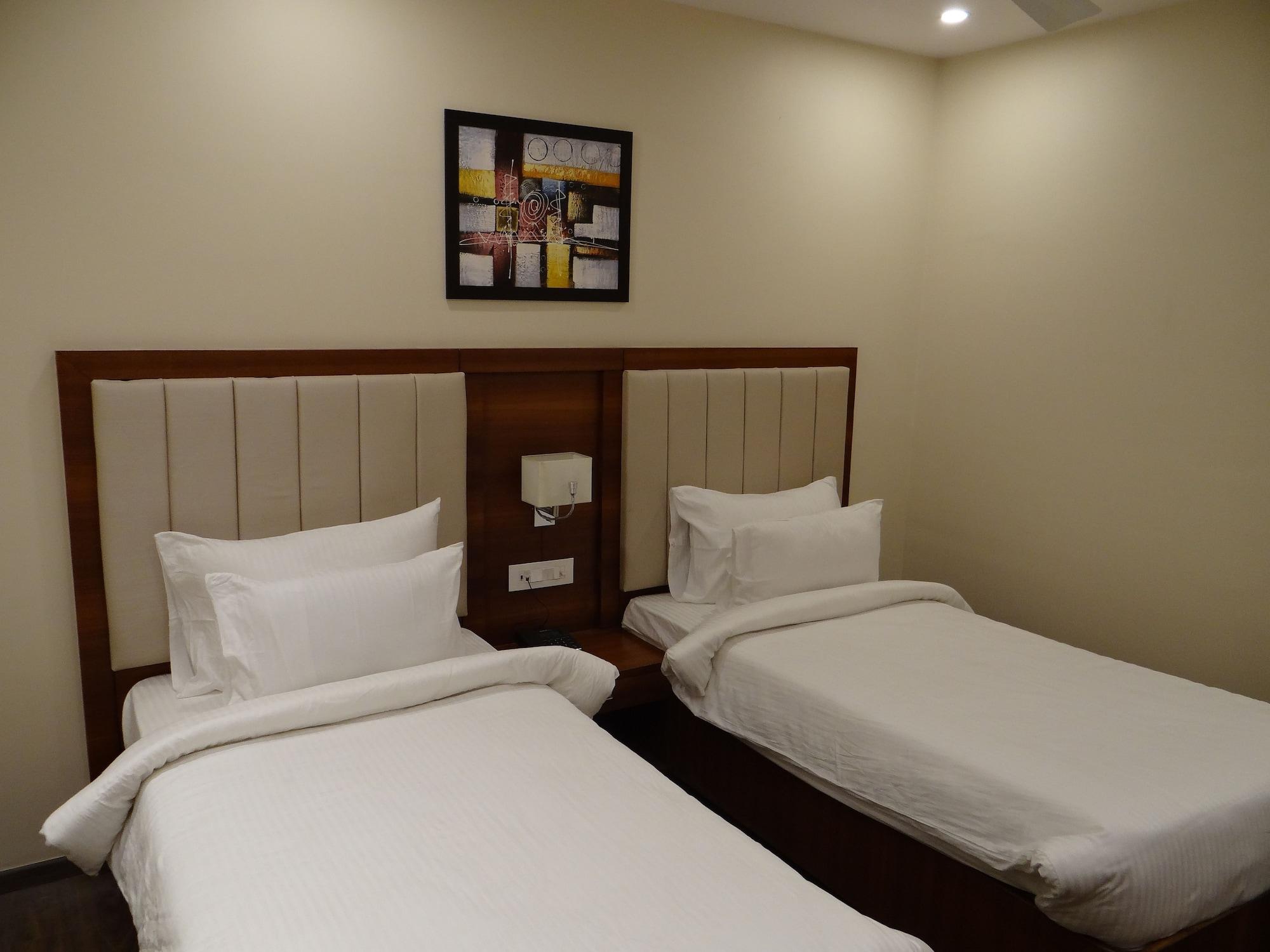 Hotel Tridev Váránaszi Kültér fotó
