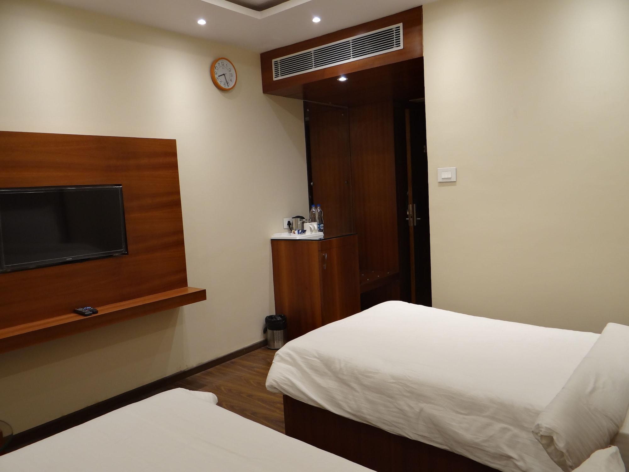 Hotel Tridev Váránaszi Kültér fotó